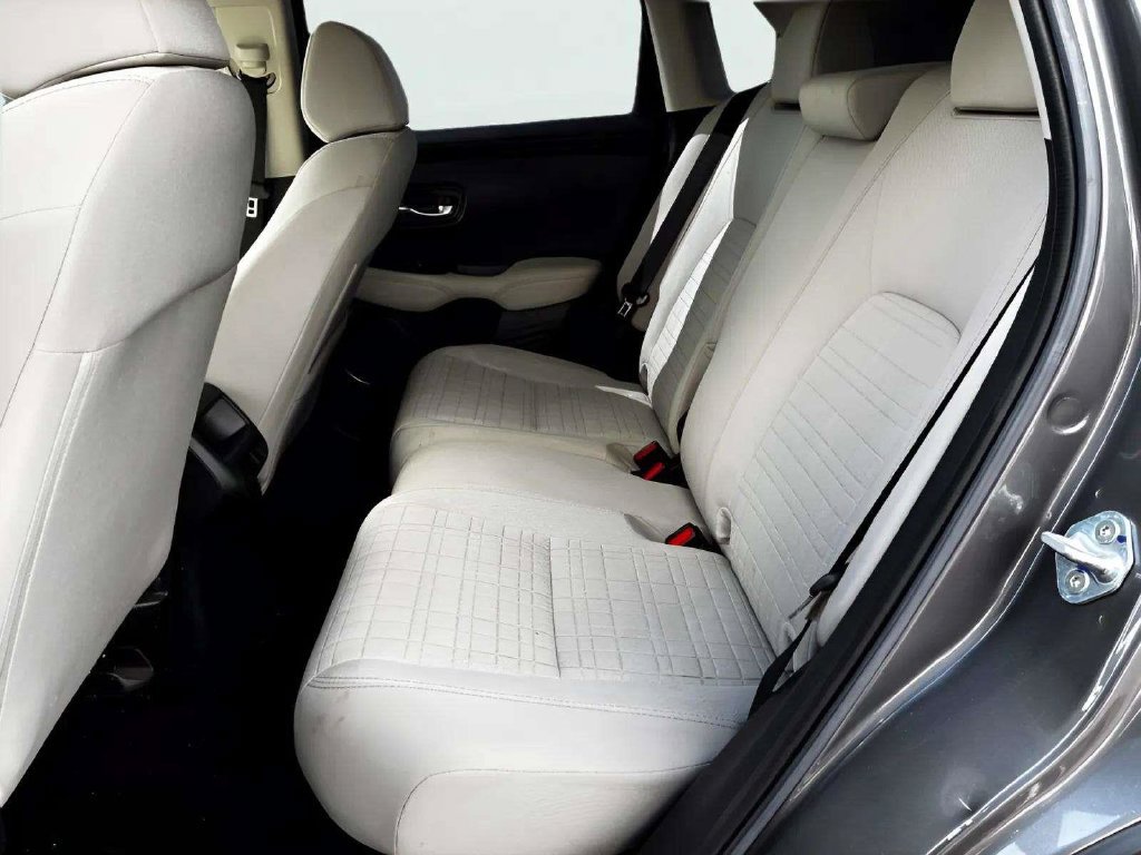 Used 2025 Honda HR-V LX image 9