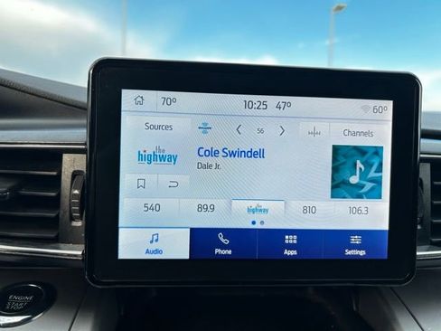 Used 2022 Ford Explorer XLT w/ Equipment Group 202A image 19