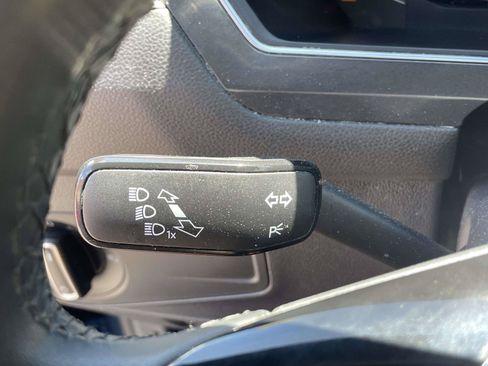 Used 2020 Volkswagen Tiguan SEL FWD image 20