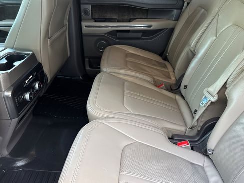 Used 2021 Ford Expedition Limited image 11