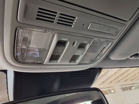 Used 2020 Honda CR-V Touring image 7