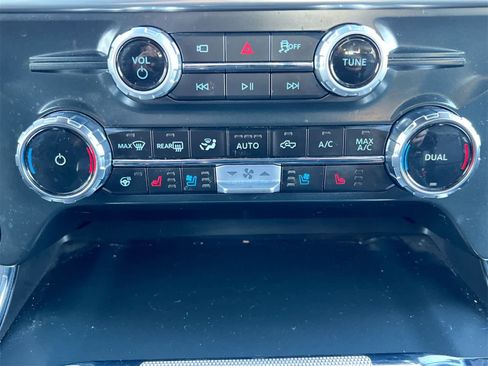 Used 2025 Ford F150 Lariat w/ Equipment Group 502A High image 27