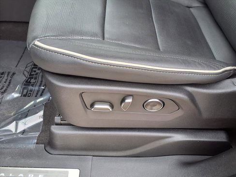 Certified 2025 Cadillac Escalade Premium Luxury image 21