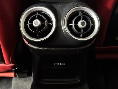 Used 2021 Alfa Romeo Stelvio Sprint w/ Nero Edizione RWD image 31