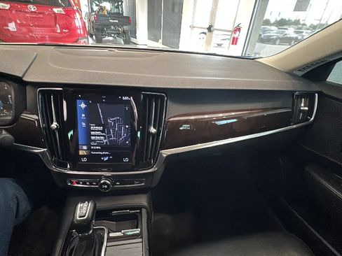 Used 2019 Volvo S90 T5 Momentum FWD image 51