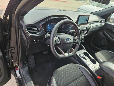 Used 2025 Ford Escape ST-Line image 13