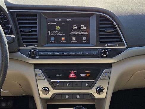 Used 2017 Hyundai Elantra SE image 15