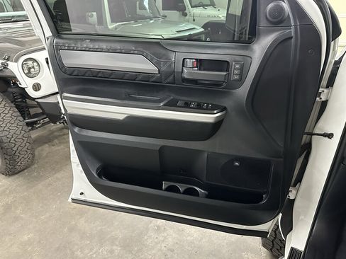 Used 2017 Toyota Tundra Platinum AWD/4WD image 35