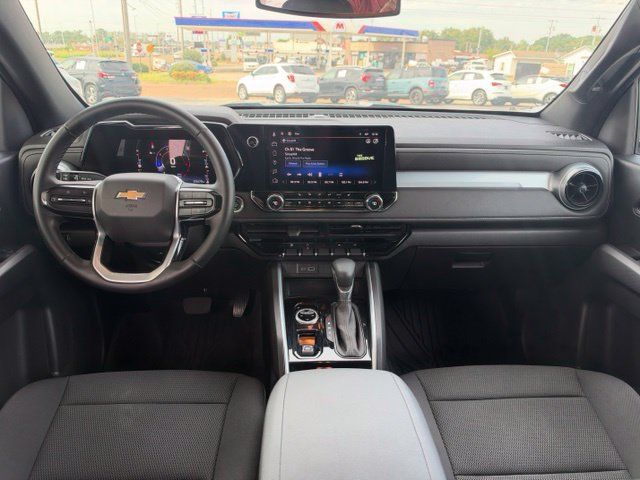 Used 2023 Chevrolet Colorado LT w/ LT Convenience Package II AWD/4WD image 9