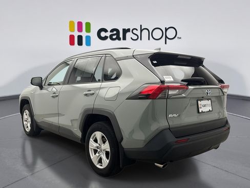 Used 2021 Toyota RAV4 XLE w/ Convenience Package AWD/4WD image 3