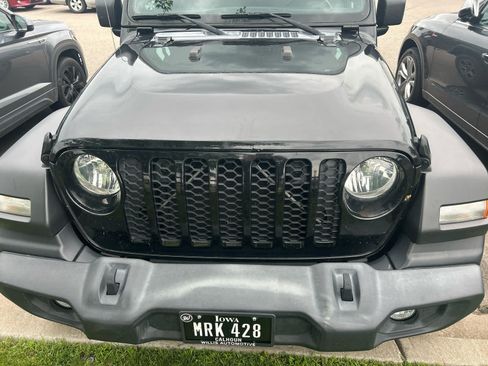 Used 2020 Jeep Gladiator Sport w/ Quick Order Package 24S AWD/4WD image 5