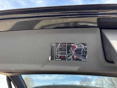 Used 2024 Volvo XC90 B5 Plus image 11