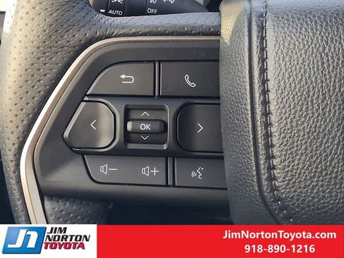 Used 2025 Toyota Tacoma TRD Off-Road image 28