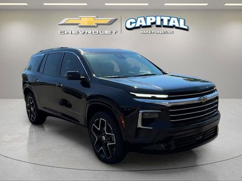 Used 2025 Chevrolet Traverse High Country FWD image 7