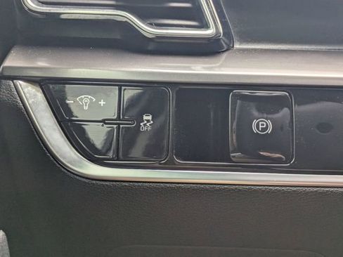 Used 2024 Kia Sportage EX image 25