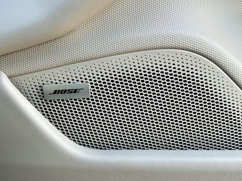 Used 2024 Porsche Taycan 4 Cross Turismo image 19