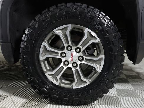 Used 2025 GMC Sierra 1500 SLT AWD/4WD image 47