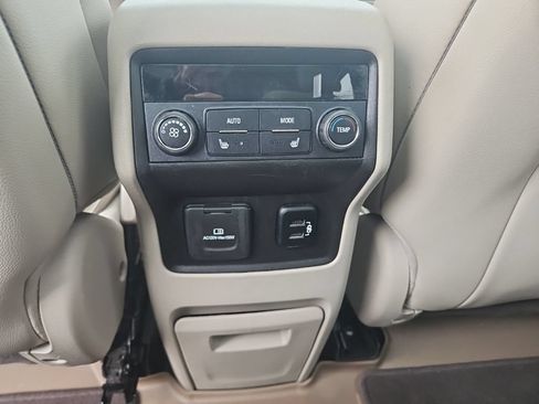 Used 2018 GMC Acadia Denali AWD/4WD image 24