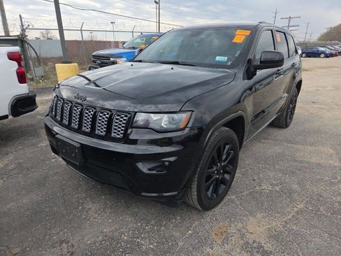 Used 2018 Jeep Grand Cherokee Altitude AWD/4WD image 1