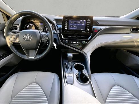 Used 2024 Toyota Camry SE image 16