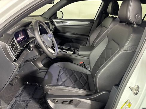 New 2026 Volkswagen Atlas Cross Sport SE AWD/4WD image 9
