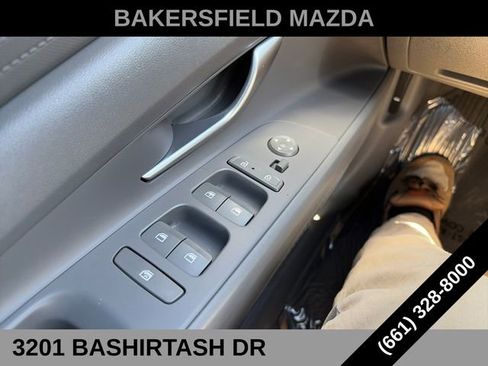Used 2024 Hyundai Elantra SE FWD image 17