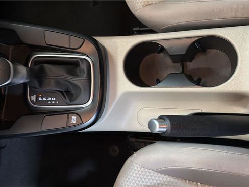 Used 2025 Kia Soul LX w/ LX Technology Package FWD image 19