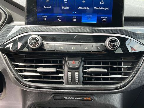 Used 2025 Ford Escape ST-Line Select AWD/4WD image 19