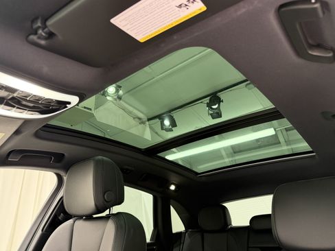 Certified 2026 Porsche Macan AWD/4WD image 30