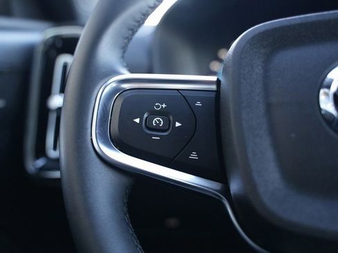 Used 2023 Volvo XC40 Recharge Ultimate image 70