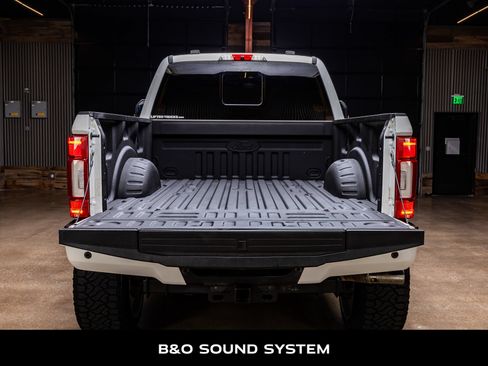 Used 2022 Ford F250 Platinum w/ FX4 Off-Road Package AWD/4WD image 8
