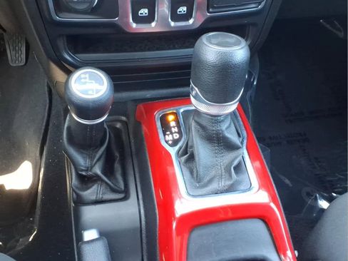 Used 2020 Jeep Wrangler Sport AWD/4WD image 28