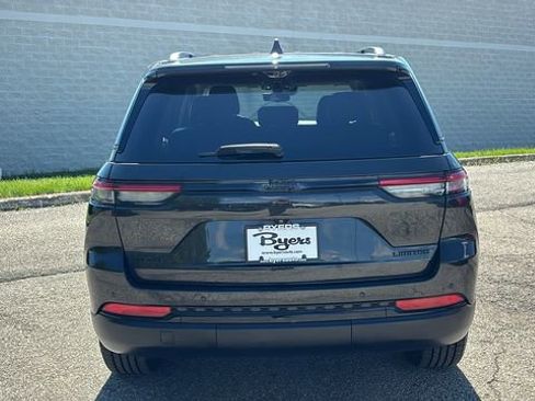 Used 2023 Jeep Grand Cherokee Limited w/ Luxury Tech Group II AWD/4WD image 29
