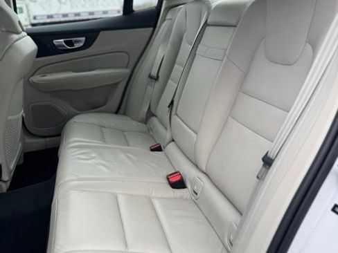 Used 2024 Volvo S60 B5 Core image 19