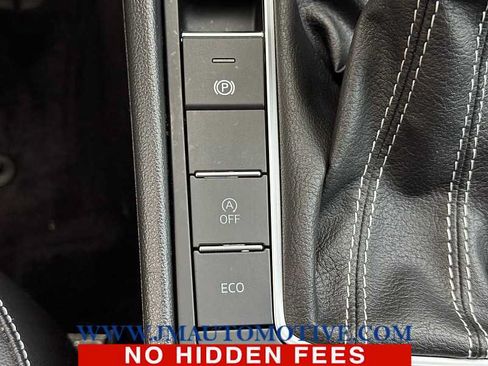 Used 2024 Volkswagen Jetta SE w/ Panoramic Sunroof Package FWD image 34