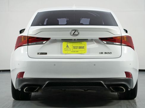Used 2019 Lexus IS 300 F Sport w/ F Sport Package image 10