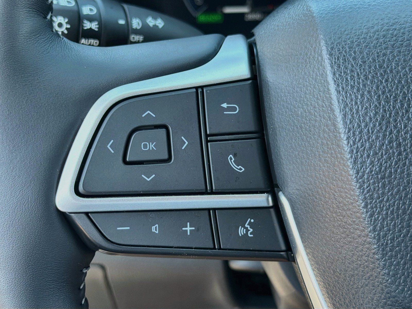 Used 2026 Toyota Highlander Limited AWD/4WD image 16