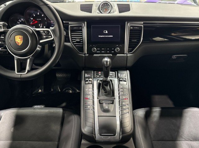 Used 2018 Porsche Macan AWD/4WD image 4