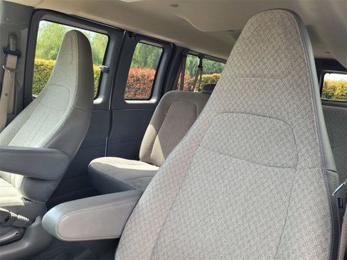 Used 2023 GMC Savana 3500 LS image 12