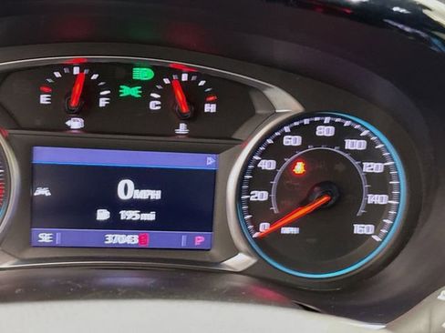 Used 2023 Chevrolet Traverse LT image 14