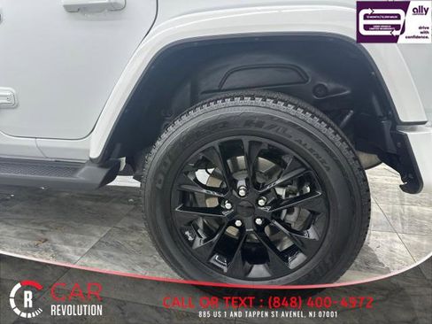 Used 2021 Jeep Wrangler Unlimited Sahara AWD/4WD image 5
