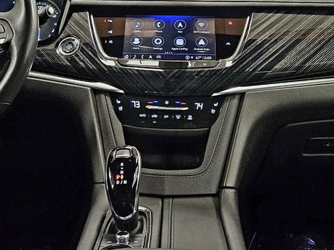 Used 2024 Cadillac XT6 Premium Luxury w/ Technology Package AWD/4WD image 15