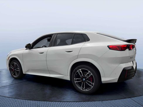 New 2026 BMW X2 xDrive28i w/ Technology Package AWD/4WD image 4