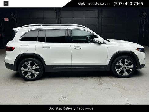 Used 2024 Mercedes-Benz EQB 300 4MATIC image 8