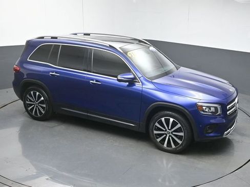 Used 2021 Mercedes-Benz GLB 250 w/ Premium Package image 41