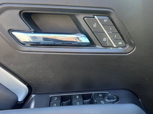 Used 2024 Chevrolet Colorado Z71 w/ Z71 Convenience Package 2 image 14