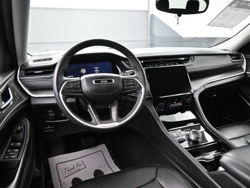 Used 2023 Jeep Grand Cherokee L Limited AWD/4WD image 27