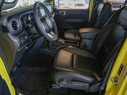 Used 2023 Jeep Wrangler Sahara image 9