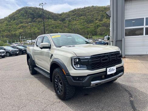 Used 2025 Ford Ranger Raptor AWD/4WD image 3