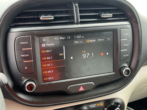 Used 2025 Kia Soul LX w/ LX Technology Package image 20